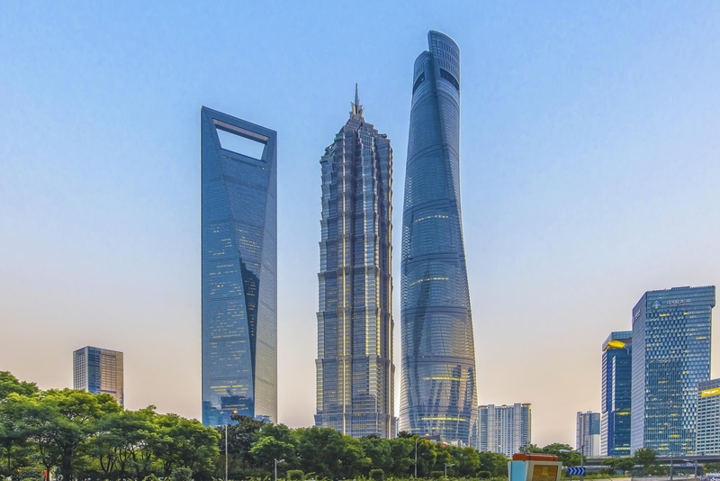 以下是一个关于上海陆家嘴商圈的金茂大厦的项目简介：